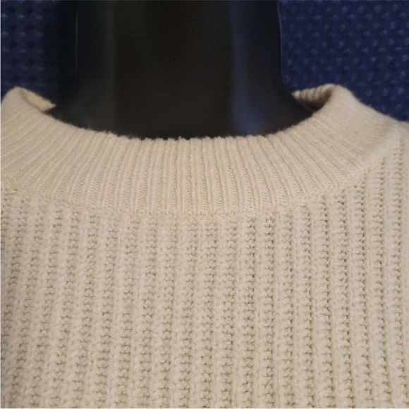 Ivory off white cream knit sweater - Picture 4 of 5